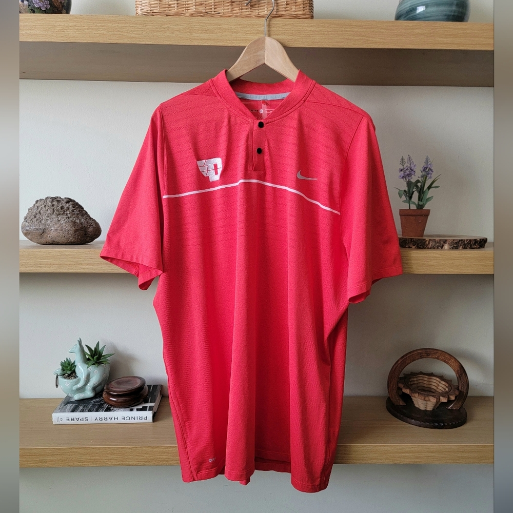 Nike mens golf shirt jersey Tiger Woods collection NWOT